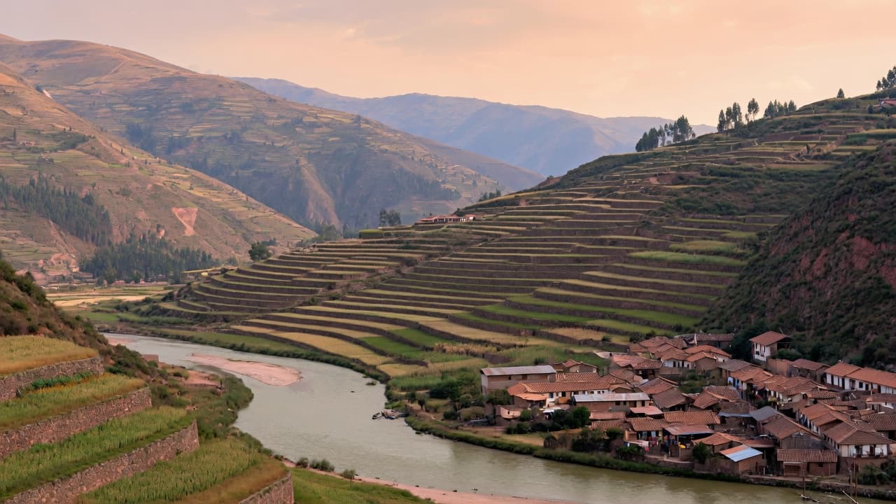 Terrazas agrícolas y pueblos del Valle Sagrado de los Incas